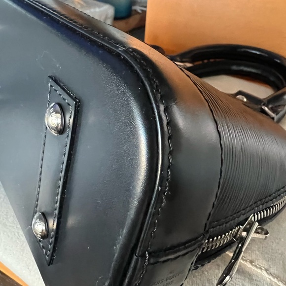 Louis Vuitton Alma bb black Epi - Picture 11 of 15